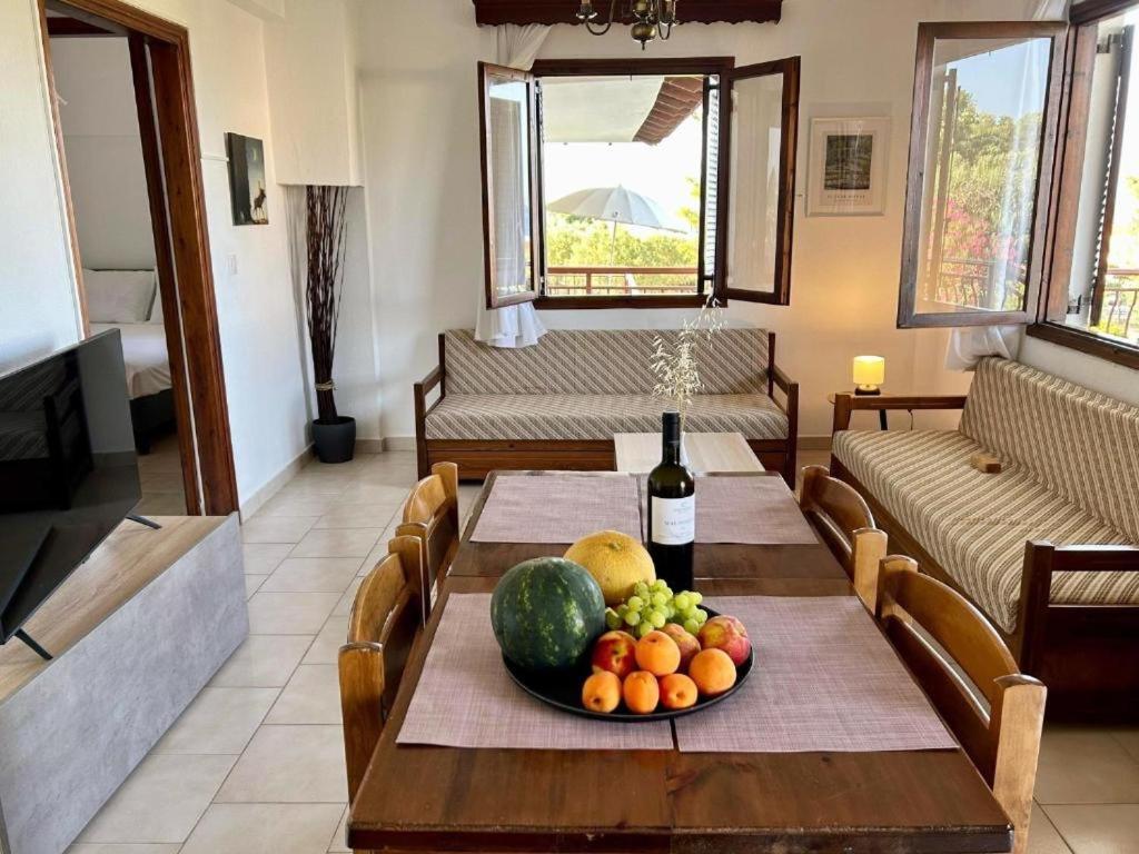 Apartamento Antonio By The Sea Kriopigi Exterior foto